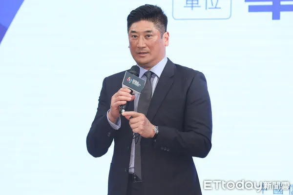 ▲▼2023WBC經典賽中華隊30人名單公佈記者會，中華棒協理事長辜仲諒。（圖／記者李毓康攝）