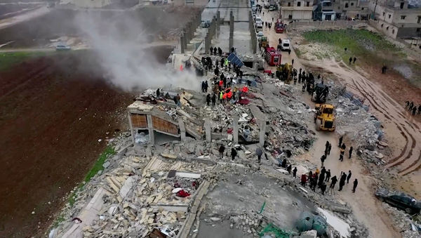 ▲▼土耳其強震、敘利亞反政府武裝控制的伊德利布省（Idlib）薩爾馬達鎮（Sarmada）災情。（圖／路透）