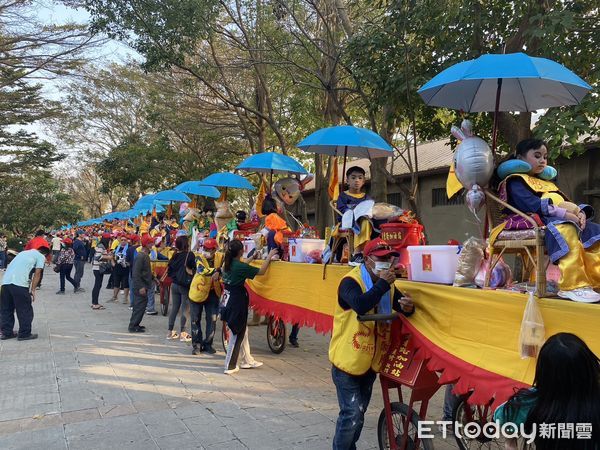 ▲金唐殿蕭壠香科，百足真人蜈蚣陣應園區之邀，首次遶行園區祈福，這也是1906年蕭壠糖廠啟用，1百多年來百足真人首度進入園區祈福。（圖／記者林悅翻攝，下同）