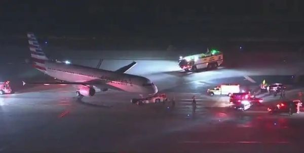 ▲▼美國洛杉磯10日傳出有機場接駁車與飛機相撞的事故。（圖／翻攝自推特）