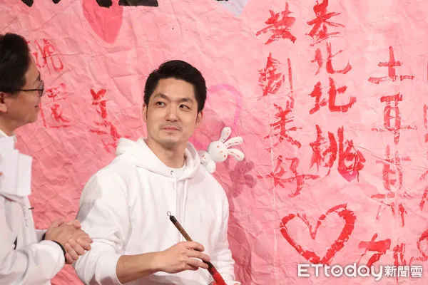 ▲台北市長蔣萬安出席平溪天燈節活動，題字「基北北桃 共創美好」。（圖／記者林敬旻攝）