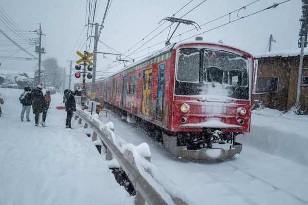 ▲▼日本大雪封路　蘋果西打險受困。（圖／翻攝自Facebook／蘋果vs西打欸阿木）