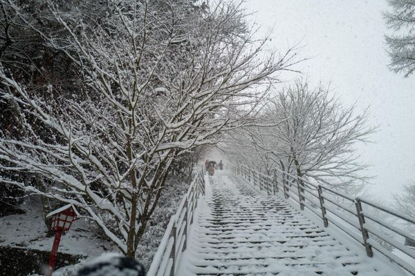 ▲▼日本大雪封路　蘋果西打險受困。（圖／翻攝自Facebook／蘋果vs西打欸阿木）