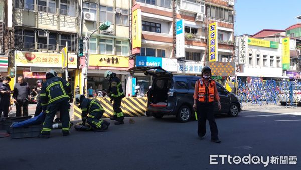 ▲▼             北市萬大路車禍。（圖／記者黃彥傑攝）