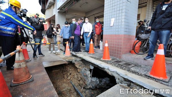 ▲基隆七堵瓦斯管線遭挖破修復完成 謝國樑要求建立緊急應變SOP。（圖／記者郭世賢翻攝）