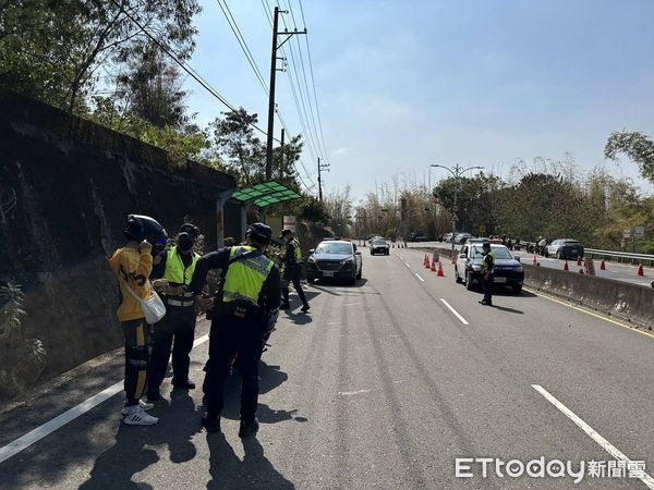 ▲台南市歸仁分局特於12日下午結合市警局交通警察大隊、台南監理站等單位，於龍崎區市道182線27.6公里追焦手易聚集路段，執行取締改裝車輛、防制危險駕車等聯合專案勤務。（圖／記者林悅翻攝，下同）