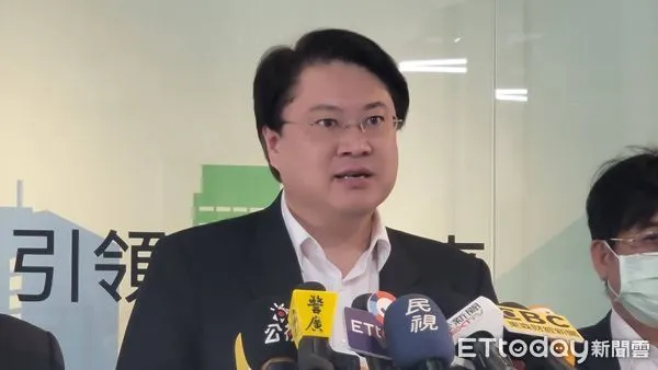 ▲▼林右昌宣布住宅政策三大方向。（圖／記者呂佳賢攝）