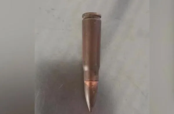 ▲▼   男子「怕鬼」攜帶子彈搭車避邪          。（圖／翻攝 澎湃）