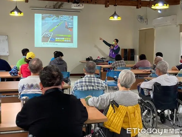 ▲潮州警分局前往畢嘉士社會福利基金會辦理防詐騙等三合一講座             。（圖／記者陳崑福翻攝，下同）