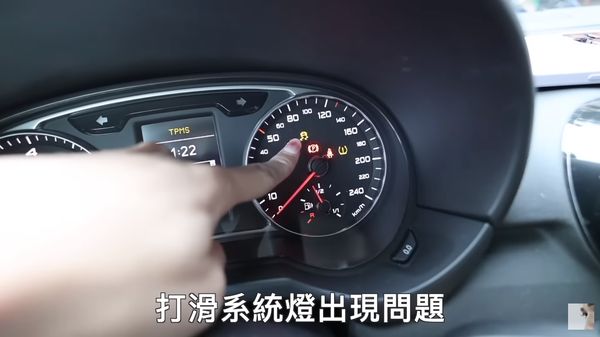 ▲▼鍾明軒換車「買特斯拉」　解決3需求：我不想裝逼。（圖／翻攝自YouTube／鍾明軒）