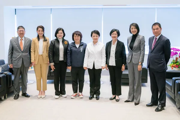 ▲八縣市首長親自出席，代表中台灣區域治理平台團結的決心。（圖／新竹市政府提供）