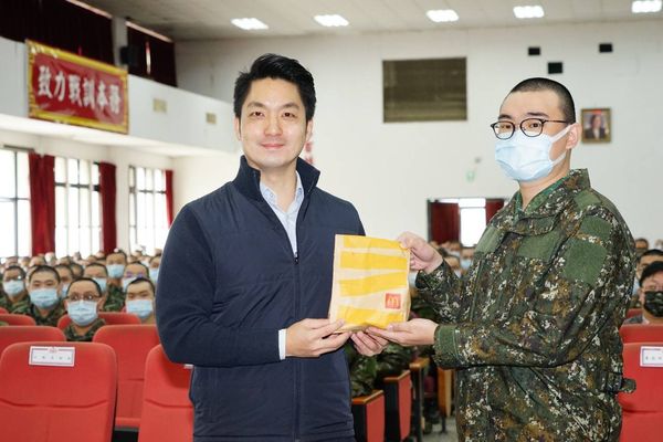 ▲▼台北市長蔣萬安赴新訓中心慰勞北市役男。（圖／台北市政府提供）