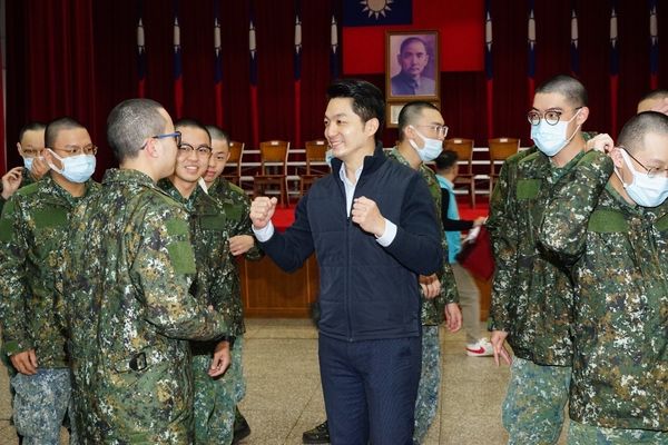 ▲▼台北市長蔣萬安赴新訓中心慰勞北市役男。（圖／台北市政府提供）