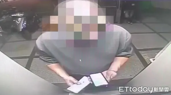 ▲▼台中警方查獲一對父子檔車手，父親很自責把兒子也拉來當車手。（圖／民眾提供，下同）