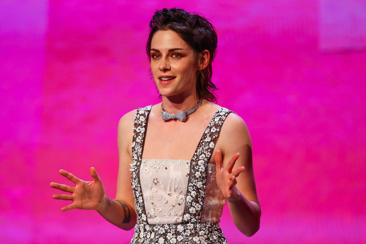 ▲▼柏林影展：克莉絲汀史都華（Kristen Stewart）、安海瑟薇（Anne Hathaway）。（圖／路透）
