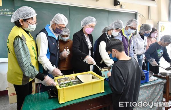 ▲彰化縣長王惠美視察學童營養午餐。（圖／彰化縣政府提供）