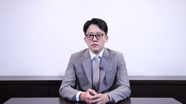 ▲李成秀發表二度聲明。（圖／翻攝YouTube／chris_lee_sm）