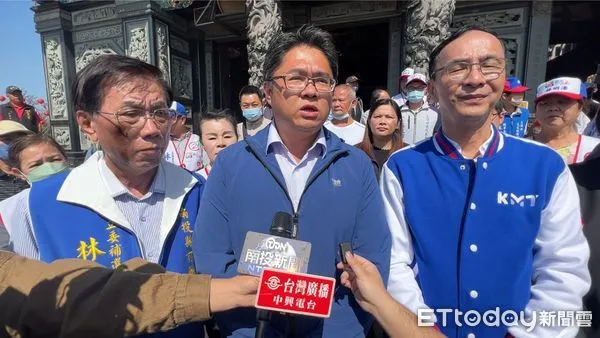 ▲林明溱兒子林儒彬宣告不選2024，並呼籲民進黨停止造謠、抹黑。（圖／林明溱競選總部提供）