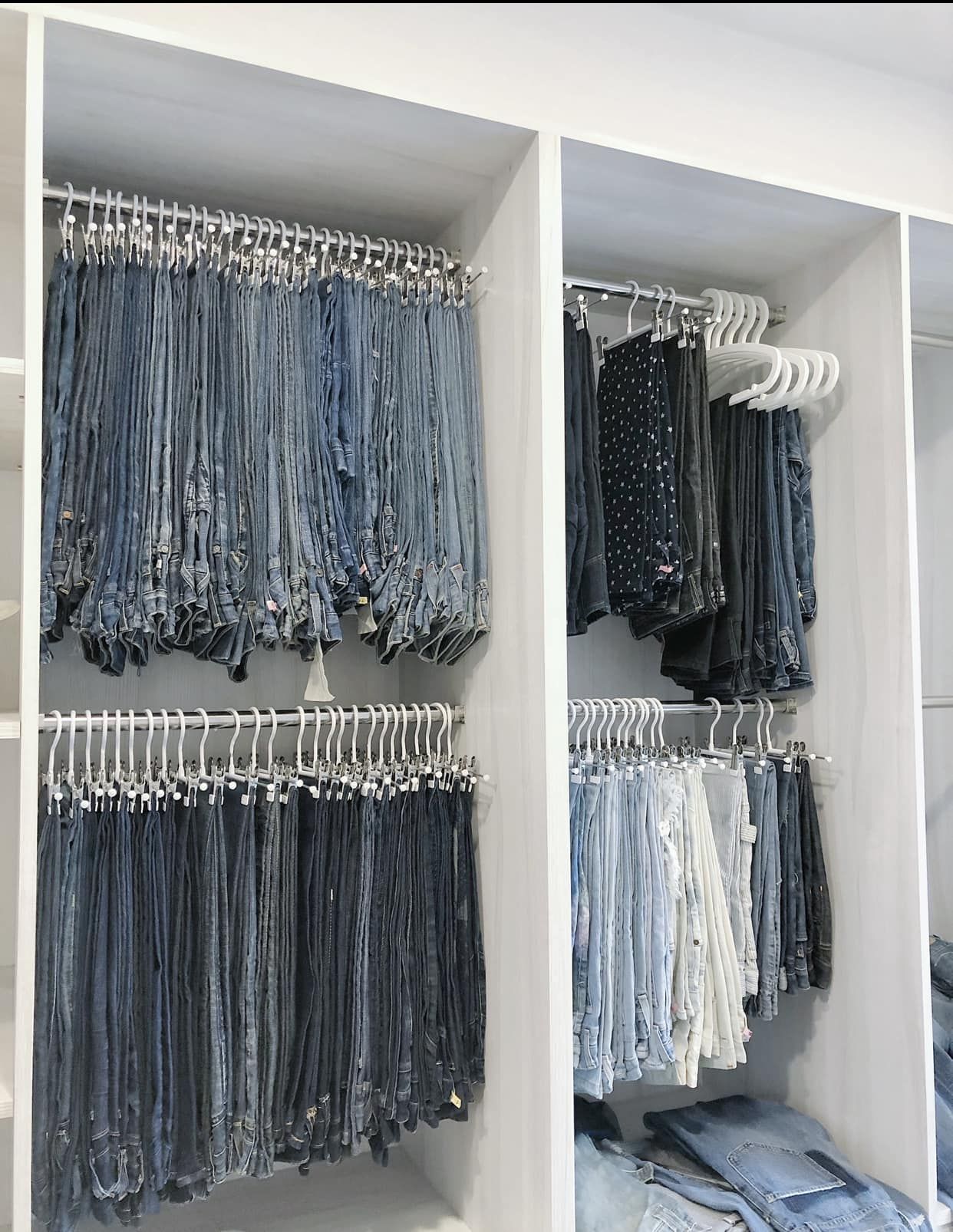 KIMIKO一開衣櫃「1500件牛仔褲」塞爆。（圖／翻攝自KIMIKO臉書）