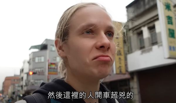 俄羅斯女自主旅行雲林，提到當地人開車超凶。（圖／翻攝自YouTube／旅遊真台灣Travel North Taiwan）