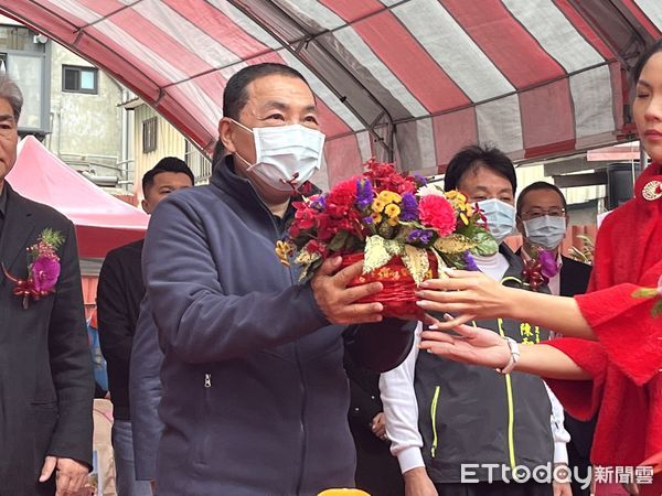 ▲▼侯友宜參加泰山義學市民活動中心開工動土典禮           （圖／記者許靖騏攝）