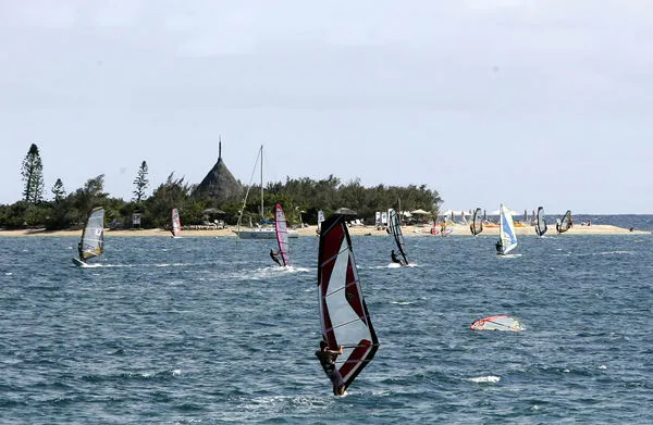 ▲▼西南太平洋法屬新喀里多尼亞，首府努美亞（Noumea）海灘風光。（圖／達志影像／美聯社）