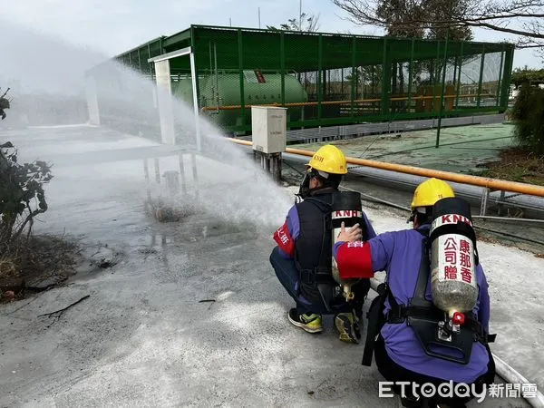 ▲台南市消防局第三大隊，20日上午10時在將軍區康那香企業口寮廠區，舉辦企業災害自主應變實兵演練。（圖／記者林悅翻攝，下同）