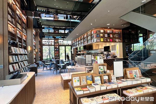 ▲WIRED CAFÉ可享用多種早午餐　TSUTAYA BOOKSTORE竹北樹海店2月底開幕。（圖／竹風建設提供）