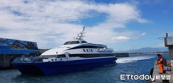 ▲25、26日台東往返綠島蘭嶼船班取消。（圖／記者楊漢聲翻攝）