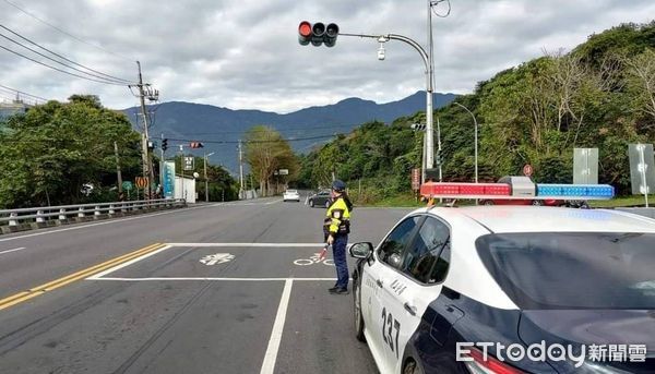 ▲「和平紀念日連假」關警加強交通疏導與路口執法。（圖／記者楊漢聲翻攝）