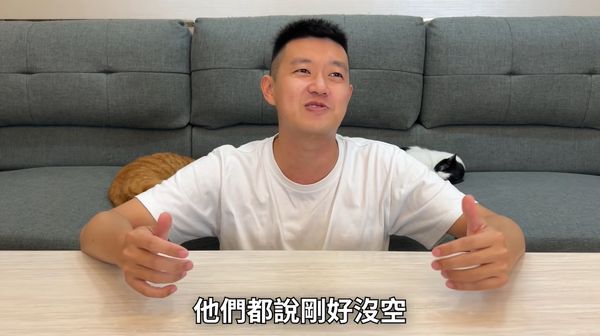 ▲牛排數次邀狠愛演成員合體，但剛好他們都有事要忙，所以沒有合體成功。（圖／翻攝自YouTube／牛排）