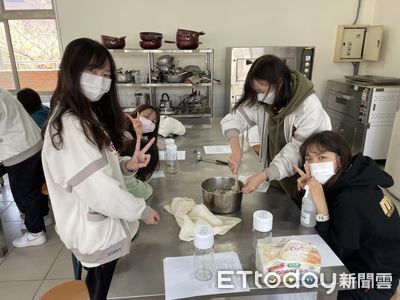 嘉藥舉辦釀酒成年禮 學子樂觀自信迎向未來