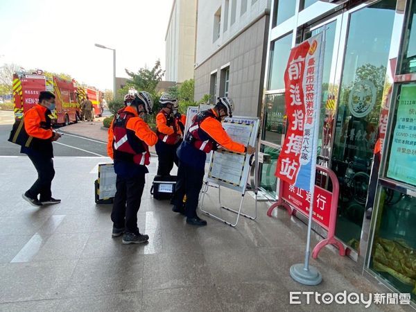 ▲台南市消防局第六大隊，為提升醫療護理機構之災害初期自主應變能力，24日下午與安南醫院內護理之家，推動聯合火災災害應變演練。（圖／記者林悅翻攝，下同）