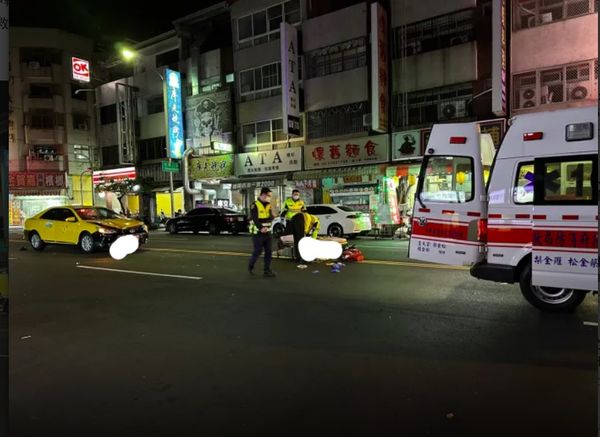 ▲▼台中計程車撞行人。（圖／翻攝記者新聞網）