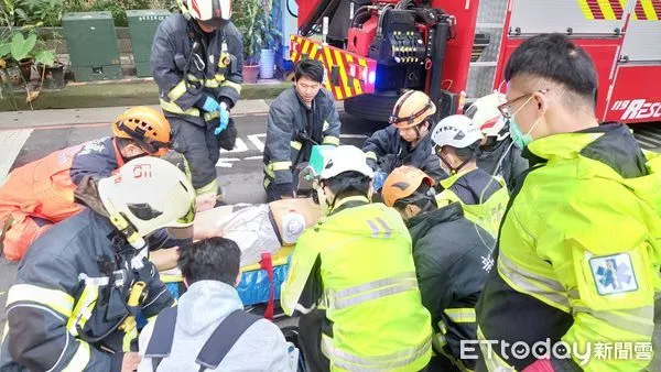 ▲▼       新店工安意外      。（圖／記者陳雕文翻攝）