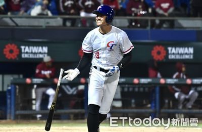 快訊／張育成4安超大號3分砲！旅外全員安打　中華隊7比1勝桃猿