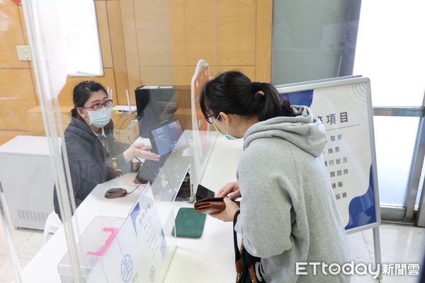 ▲▼全台灣首創的行動車站，在花蓮慈濟醫院正式啟用。（圖／慈濟醫學中心提供，下同）