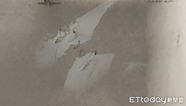 ▲台南學甲88槍槍擊案主嫌洪政軍、槍手孔祥志在逃亡108天後，在大陸落網，刑事局將2嫌押解回台，由檢警帶回台南偵辦，市長黃偉表示感謝肯定 。（圖／記者林悅翻攝，下同）