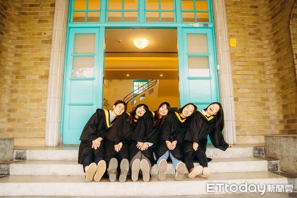 ▲▼ 蘭潭姊妹亭重現「無敵水景」 來嘉輕旅行拍畢業照正夯 。（圖／嘉義市政府提供）