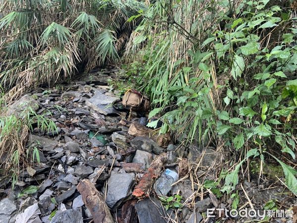 ▲▼泰武鄉北大武山步道1.75K有山域事故，1對夫妻單攻北大武山回程時，男性登山客不慎滑落邊坡。（圖／記者陳崑福翻攝）