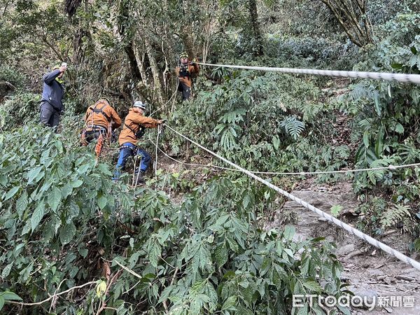 ▲▼泰武鄉北大武山步道1.75K有山域事故，1對夫妻單攻北大武山回程時，男性登山客不慎滑落邊坡。（圖／記者陳崑福翻攝）