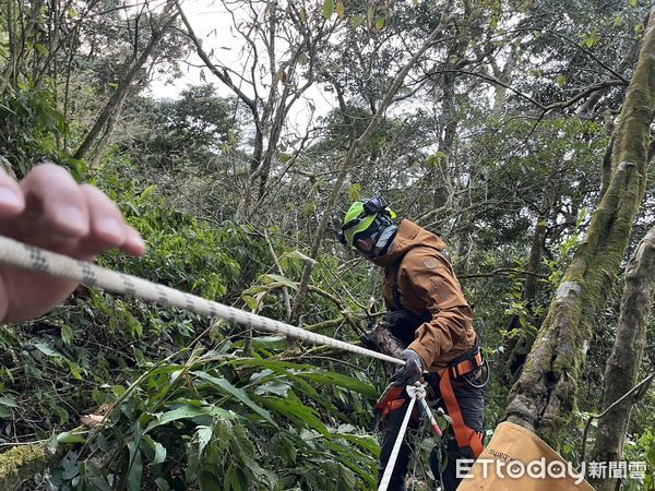 ▲▼泰武鄉北大武山步道1.75K有山域事故，1對夫妻單攻北大武山回程時，男性登山客不慎滑落邊坡。（圖／記者陳崑福翻攝）