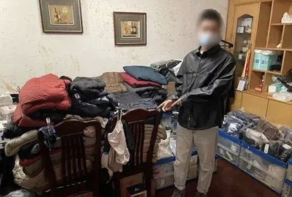 ▲▼上海UNIQLO員工4年偷800件衣服　偷到升上區經理「轉賣狂賺265萬元」。（圖／翻攝微博）