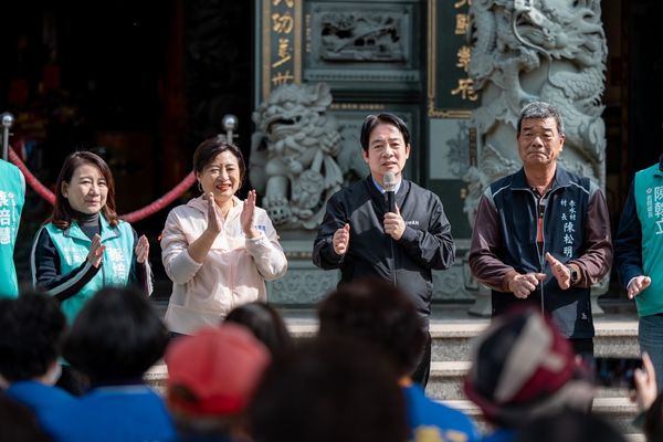 ▲▼赴南投名間、水里、集集參香祈福 賴清德：如果蔡培慧當選要建設南投，算他一份。（圖／民進黨提供）