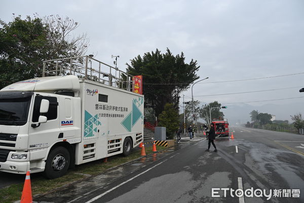 ▲饒慶鈴視察台東掩埋場火災後續處理。（圖／記者楊漢聲翻攝）