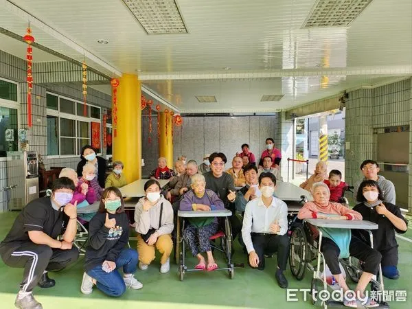 ▲▼  阿榮師啤酒鴨團隊開發銀髮友善食品版豬腳湯。（圖／新北平餐廳提供）