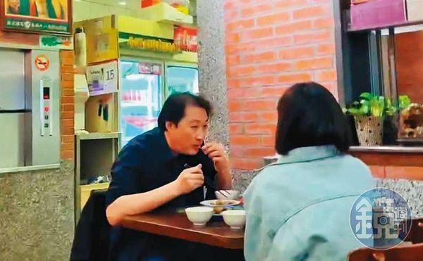 2022.12.24 20:00 徐千晴與吳子文於耶誕夜當晚，相約在林森北路一家熱炒店用餐。