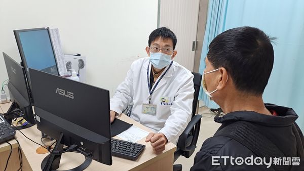 ▲▼ 民眾向蔡伊達醫諮詢結紮手術示意圖(非當事人)           。（圖／記者戴上容翻攝）