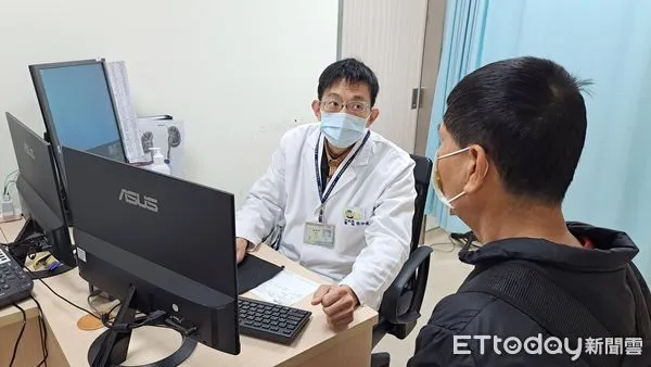 ▲▼ 民眾向蔡伊達醫諮詢結紮手術示意圖(非當事人)           。（圖／記者戴上容翻攝）