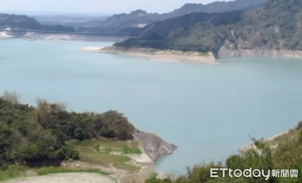 ▲台南水情燈號自3月1日起調整為減量供水的橙燈，為因應嚴峻水情，台南市政府成立抗旱應變中心，並籲請各市民朋友及企業共同撙節用水。（圖／記者林悅翻攝，下同）